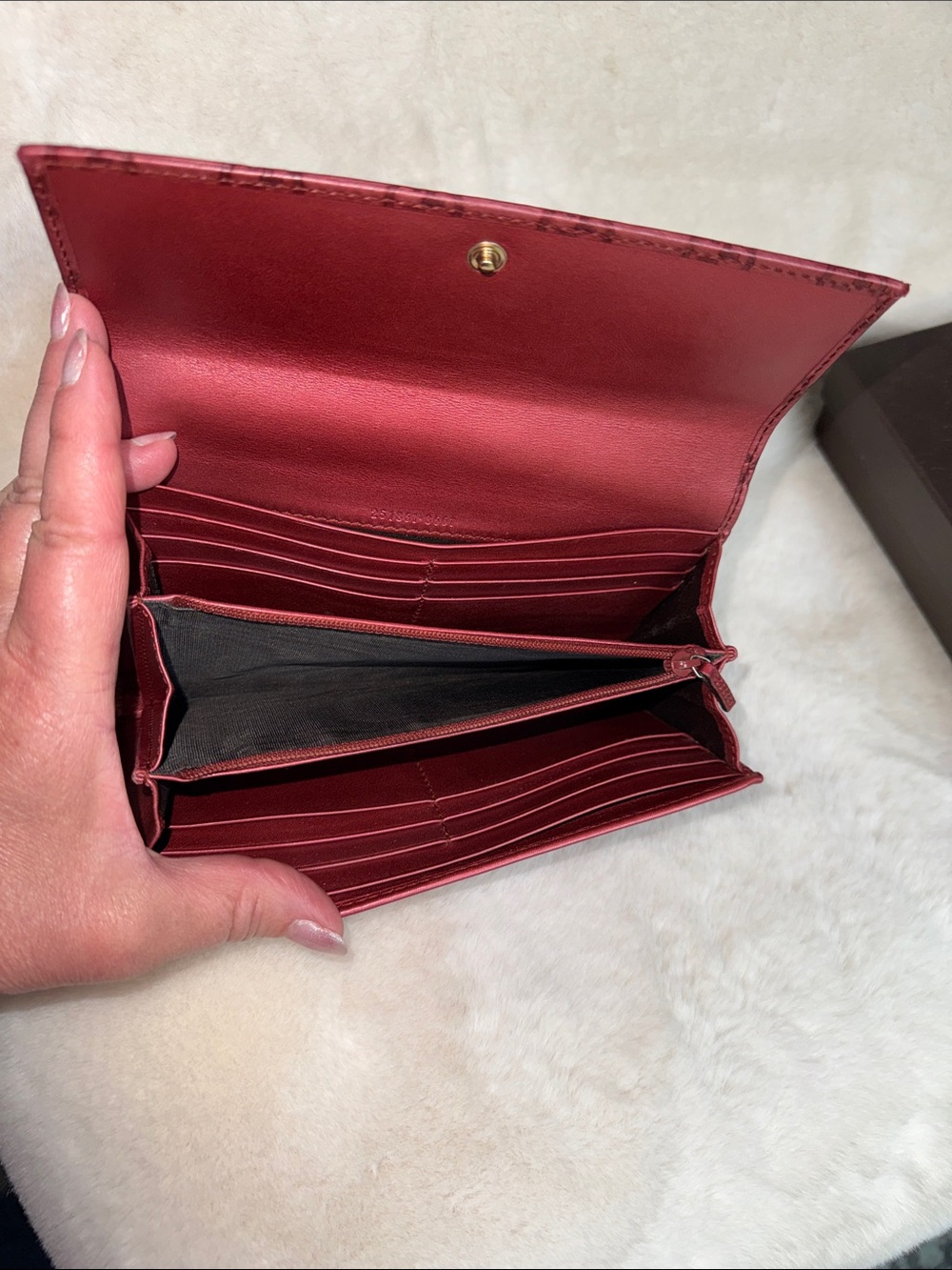 Gucci Raspberry GG Heart Continental Wallet with Gold Accent - Picture 7 of 13